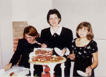 Serving the wedding cake